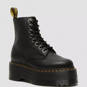 Dr. Martens Women’s Men’s Black Leather Platform Boots (LIKE NEW)